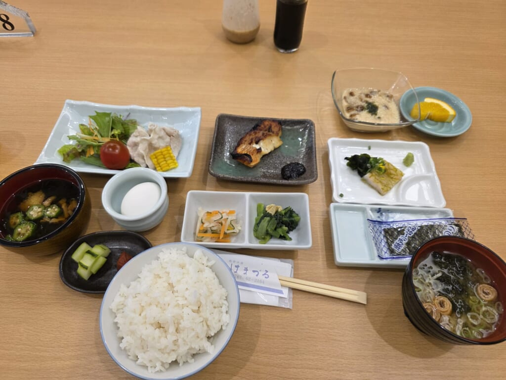 和倉温泉はまづるの2日目の朝食