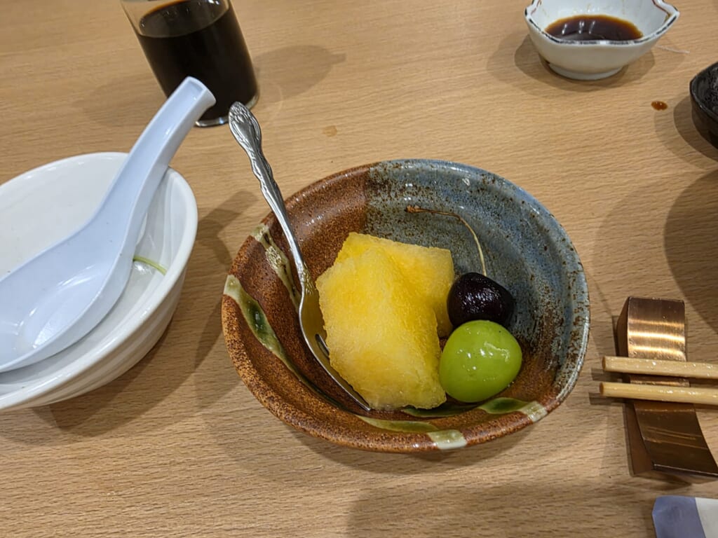 和倉温泉はまづるの2日目の夕食のフルーツ